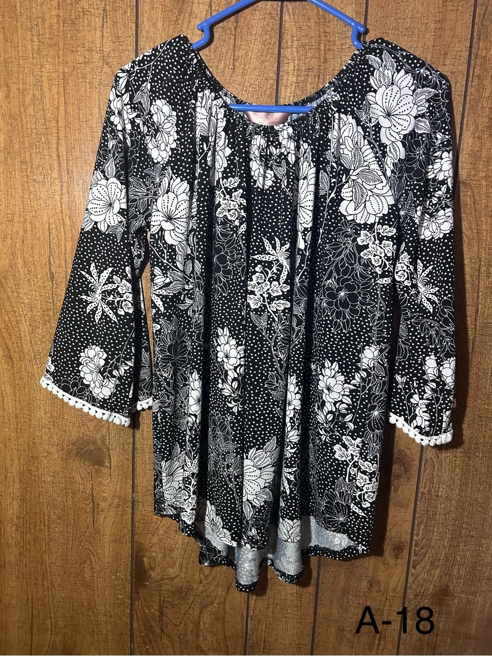 SJS Women’s Small Black White Floral Peasant Tunic Top Pom Pom Trim Boho